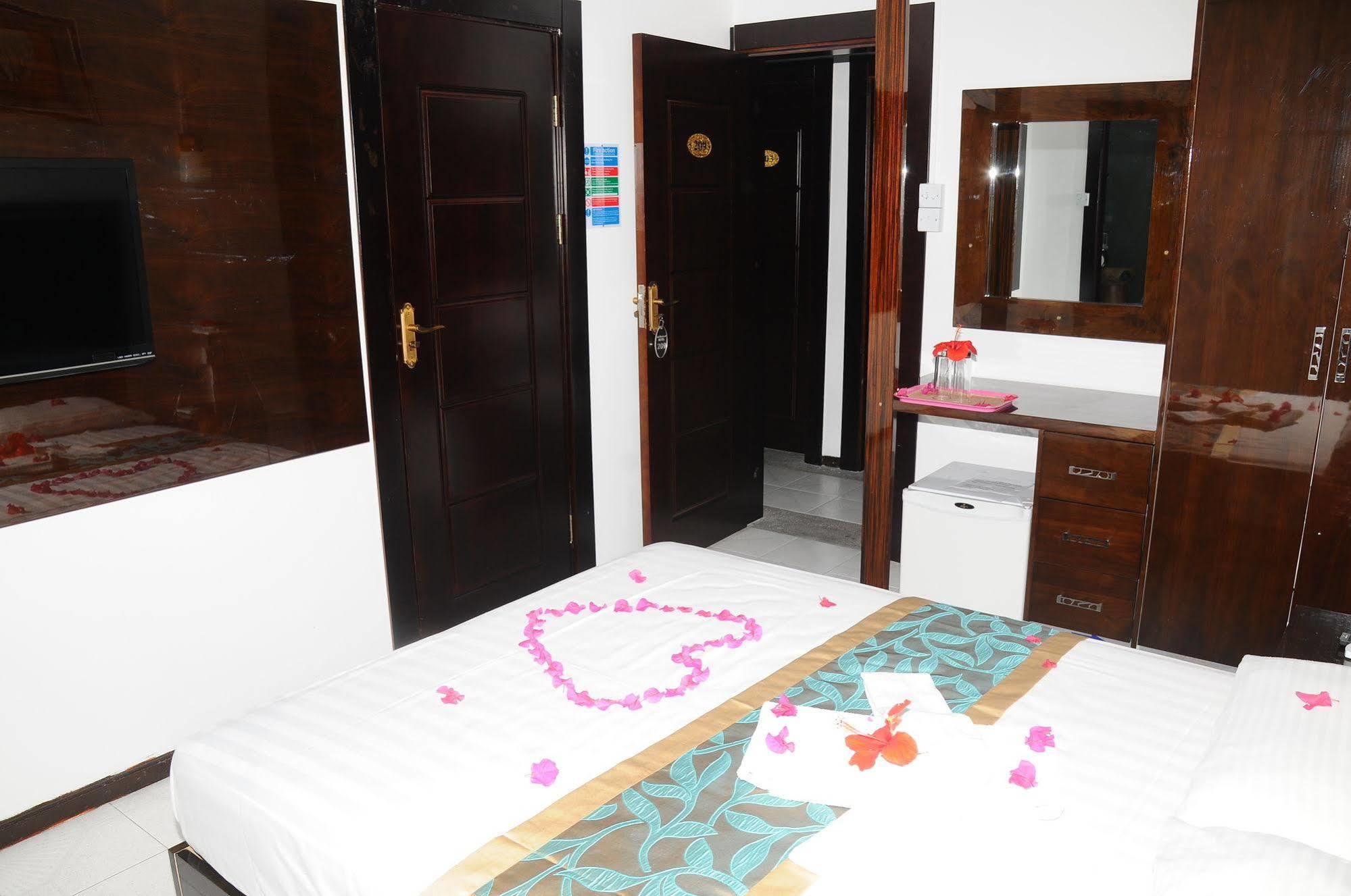 Le Flamboyant Hotel Port Mathurin Exterior foto