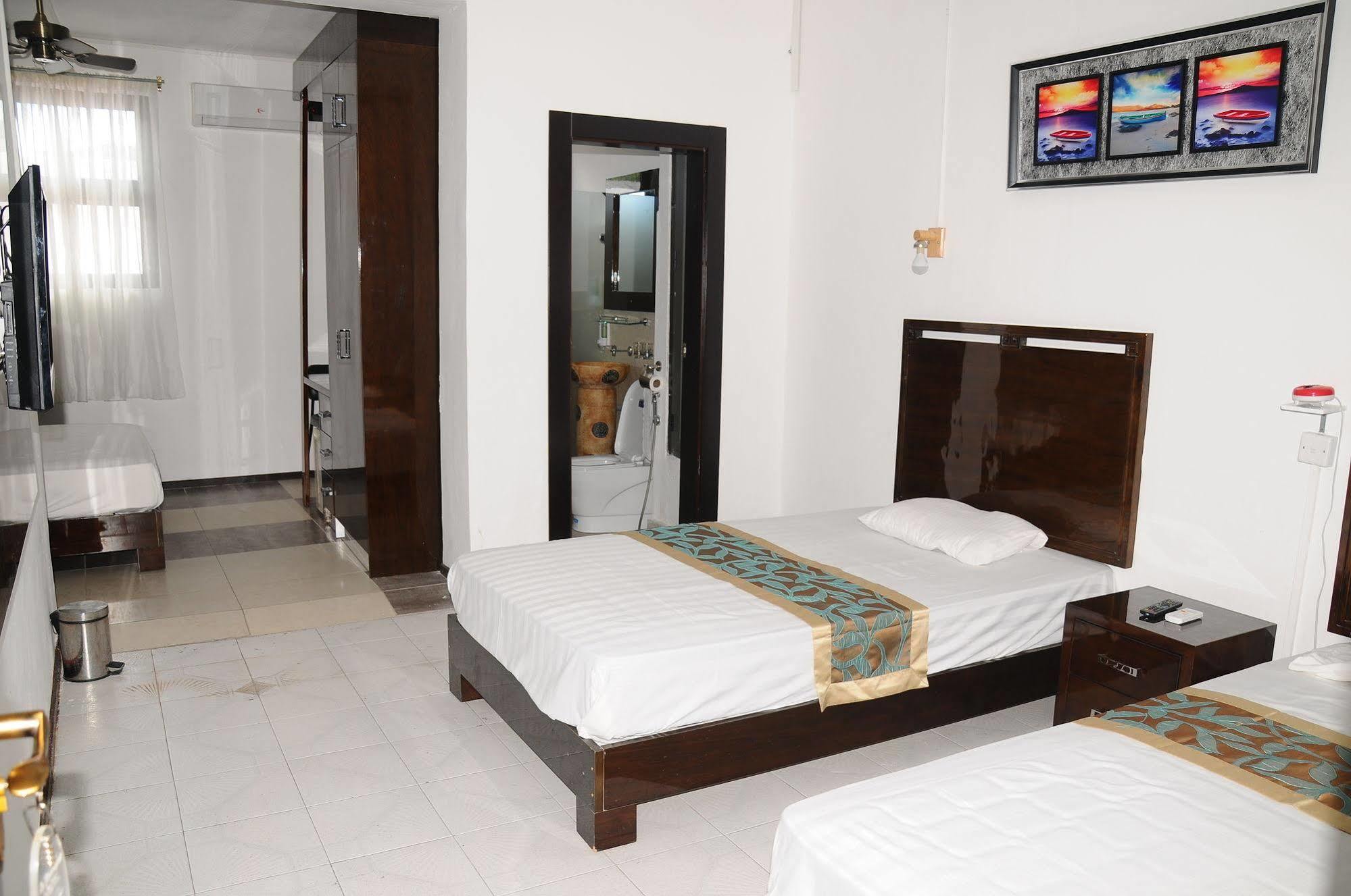 Le Flamboyant Hotel Port Mathurin Exterior foto